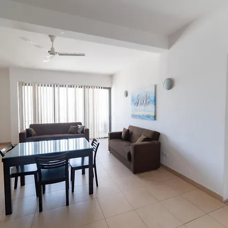 A Two Bedroom In The Heart Of St Julians Rol 7 Apartmán