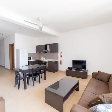 A Two Bedroom In The Heart Of St Julians Rol 7 Apartman *